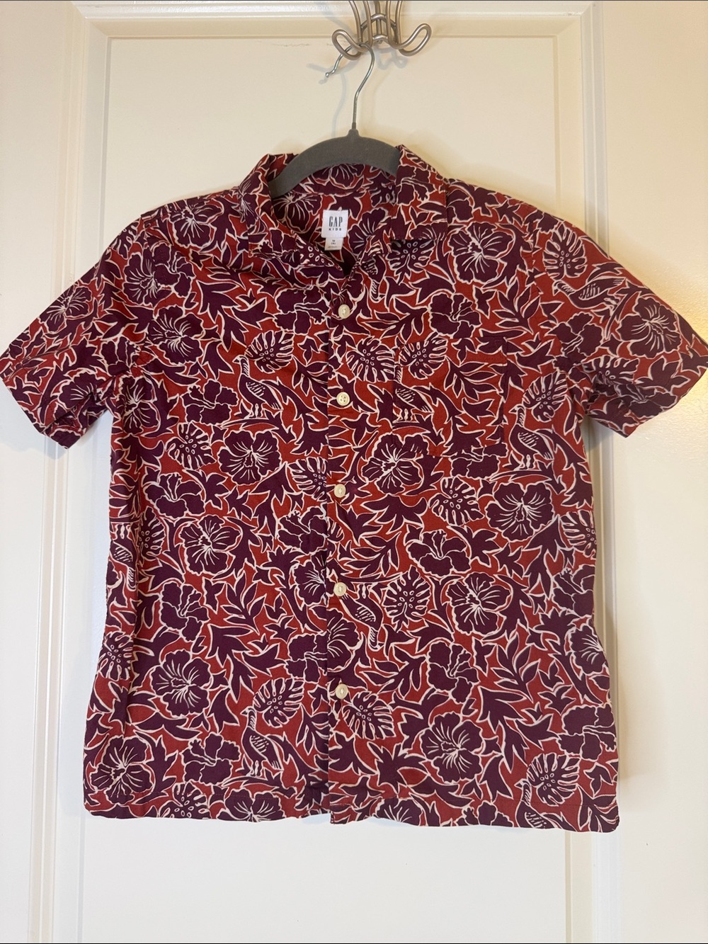 GAP Burgundy and White Floral Short-Sleeve Button-Down Shirt